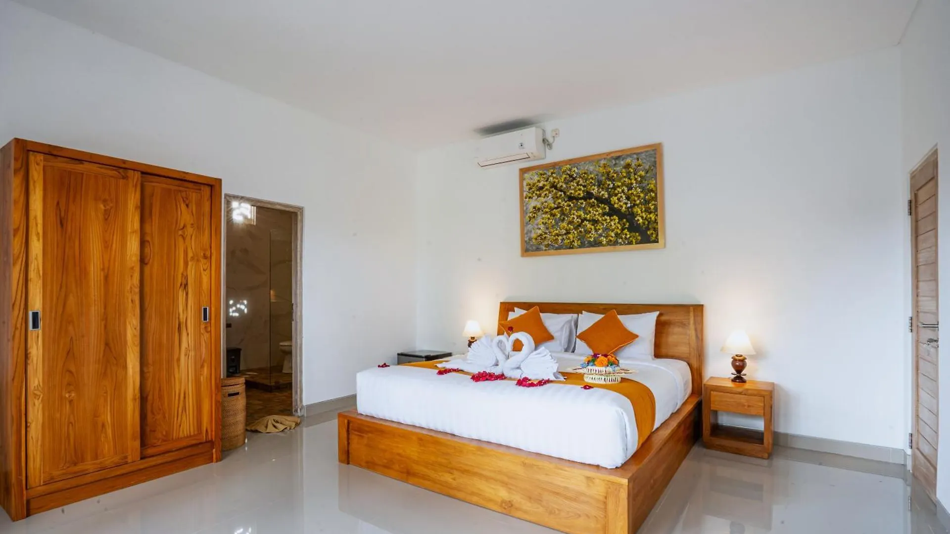 Lebah Sari Guesthouse Ubud  Indonesia